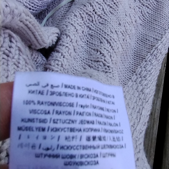 Guess Knitted Poncho With Zip Closure - Picture 5 of 5